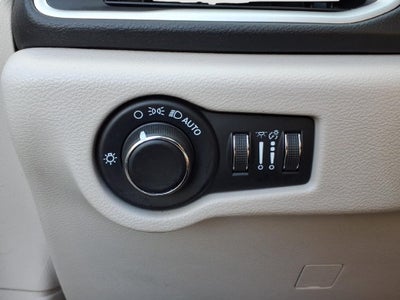 2020 Chrysler Voyager LX