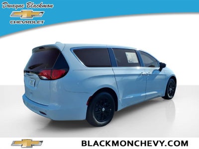 2020 Chrysler Voyager LX