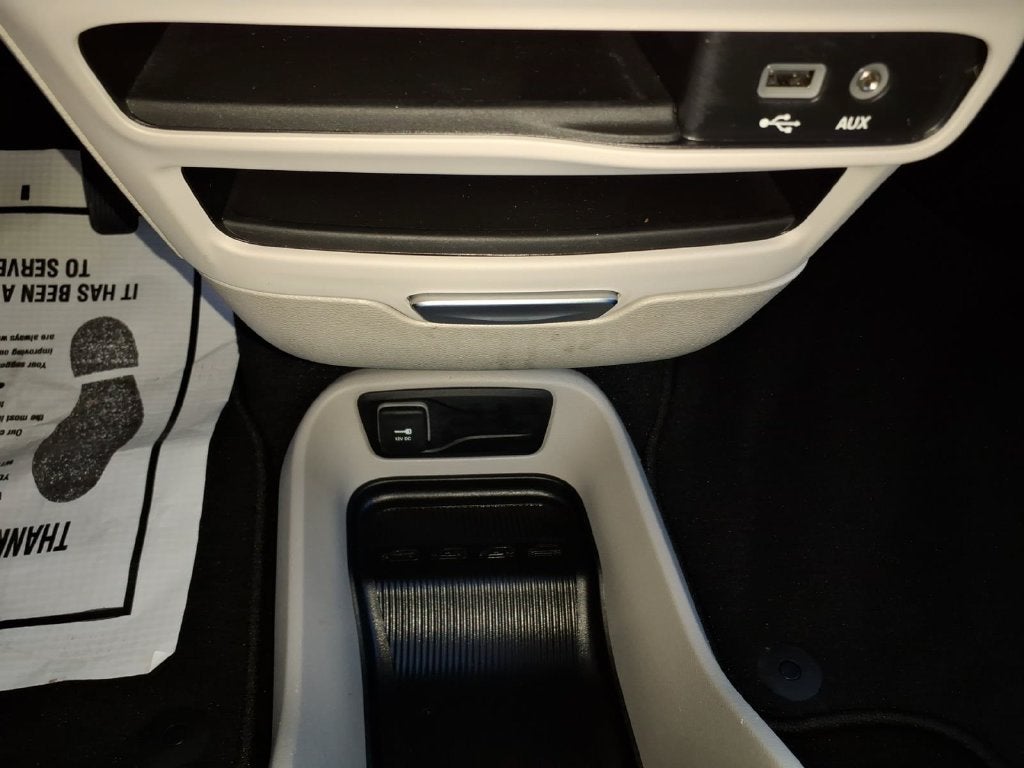 2020 Chrysler Voyager LX