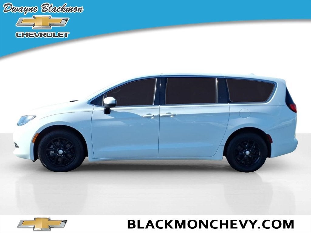 2020 Chrysler Voyager LX