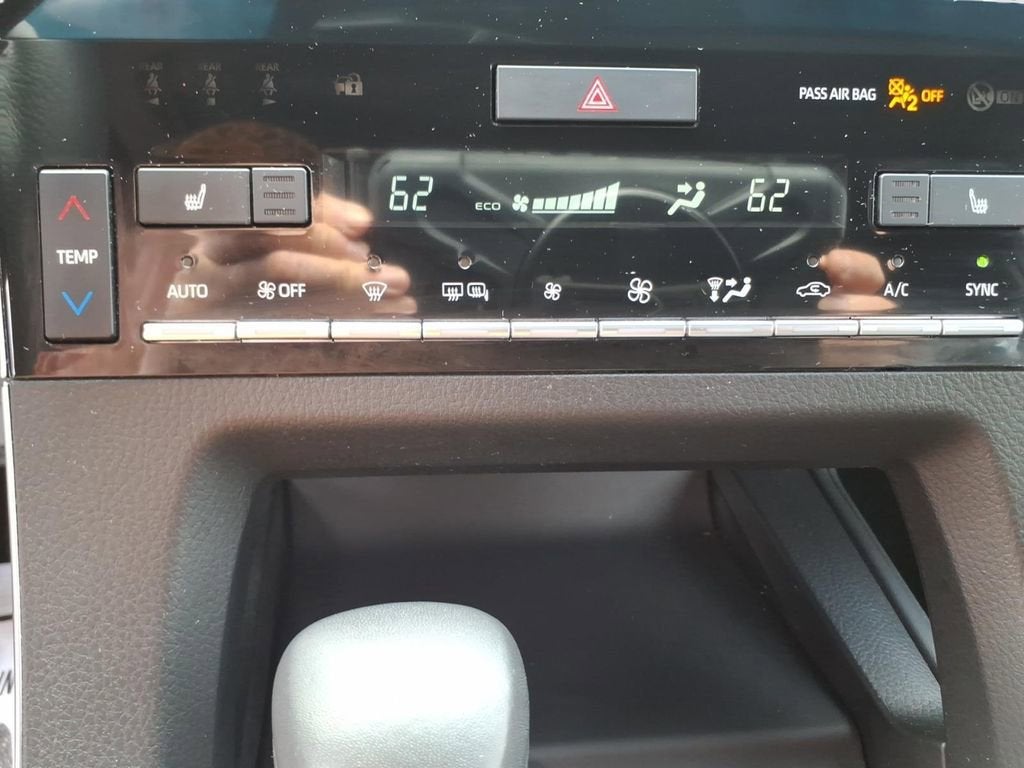 2021 Toyota Avalon XLE