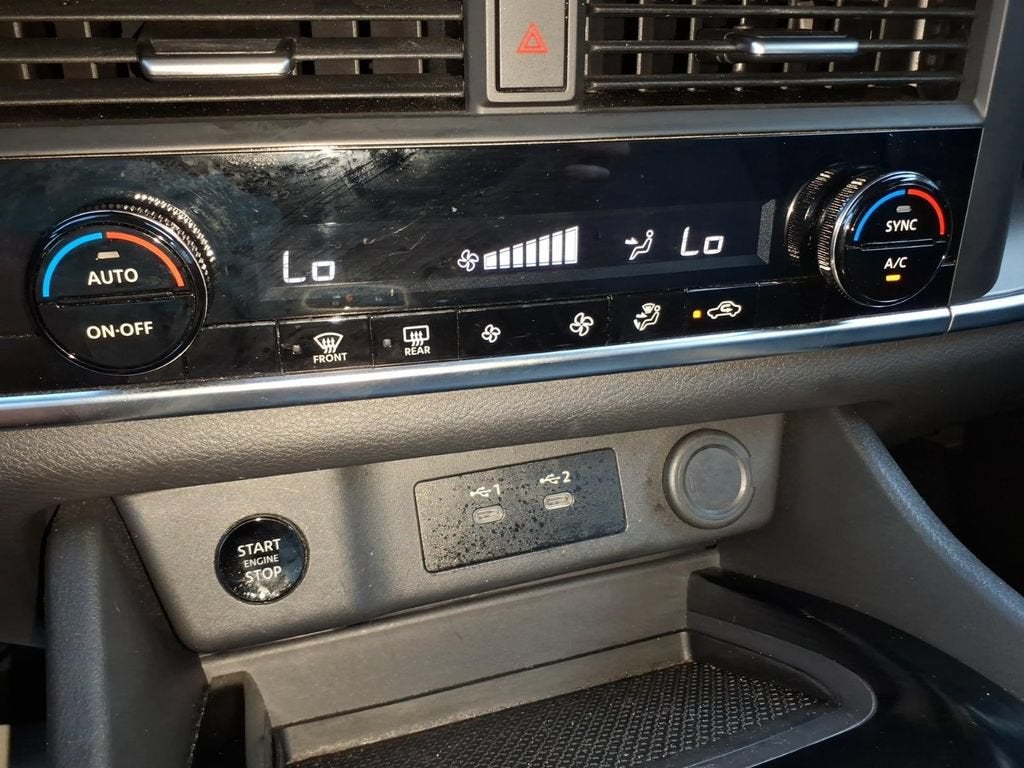 2025 Nissan Rogue SV