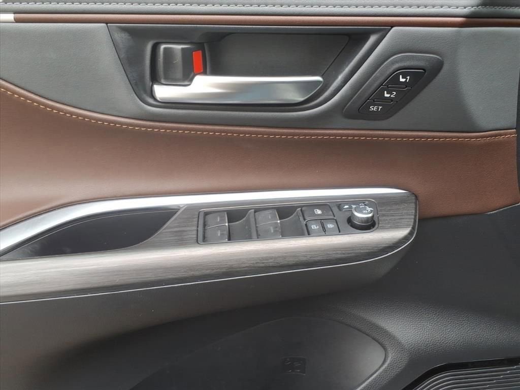 2024 Toyota Venza LE