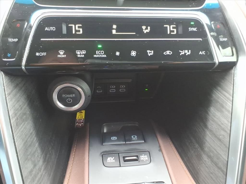 2024 Toyota Venza LE